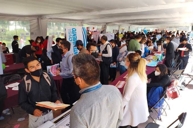 Persisten barreras para los jóvenes que buscan oportunidades laborales en México