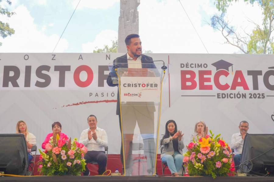 Becatón entrega más de 4 mil becas en la GAM y alcanza las 30 mil en una década