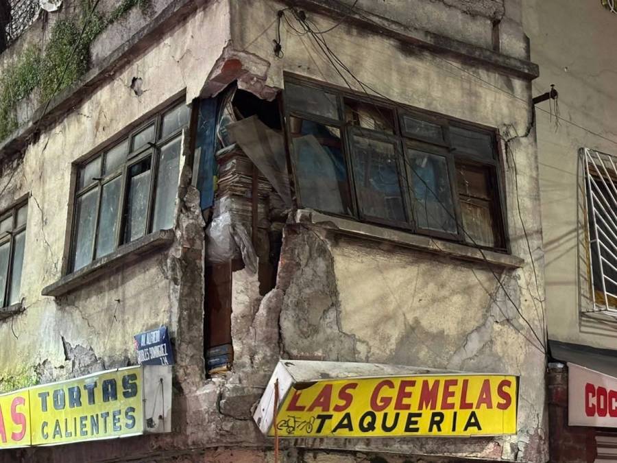 VIDEO: Colapsa vivienda en GAM; desalojan a cuatro personas