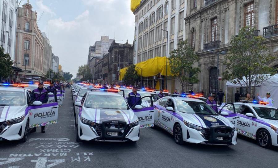 Clara Brugada lanza Policía Especializada de Género en CDMX con 73 patrullas moradas