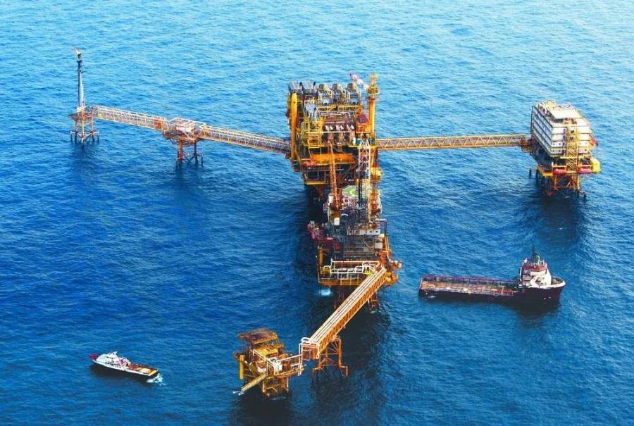 UBS advierte que &eacute;xito del plan de apoyo a Pemex depende de inversi&oacute;n privada