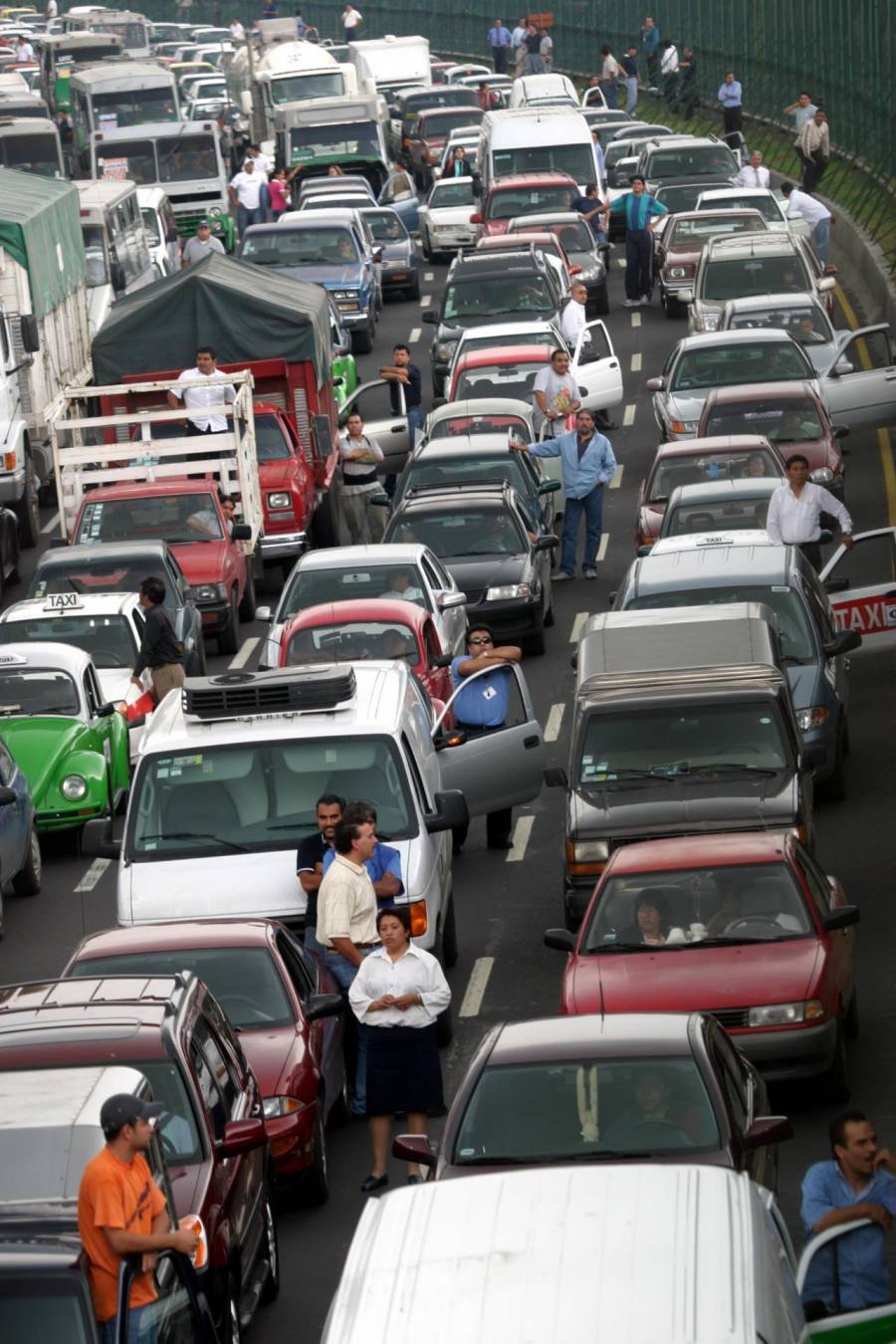Caos vial en Tlalpan por obras y protestas contra ciclovías