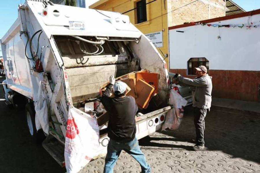 Hallan cuerpo de bebé en camión recolector de basura en Escobedo, Nuevo León