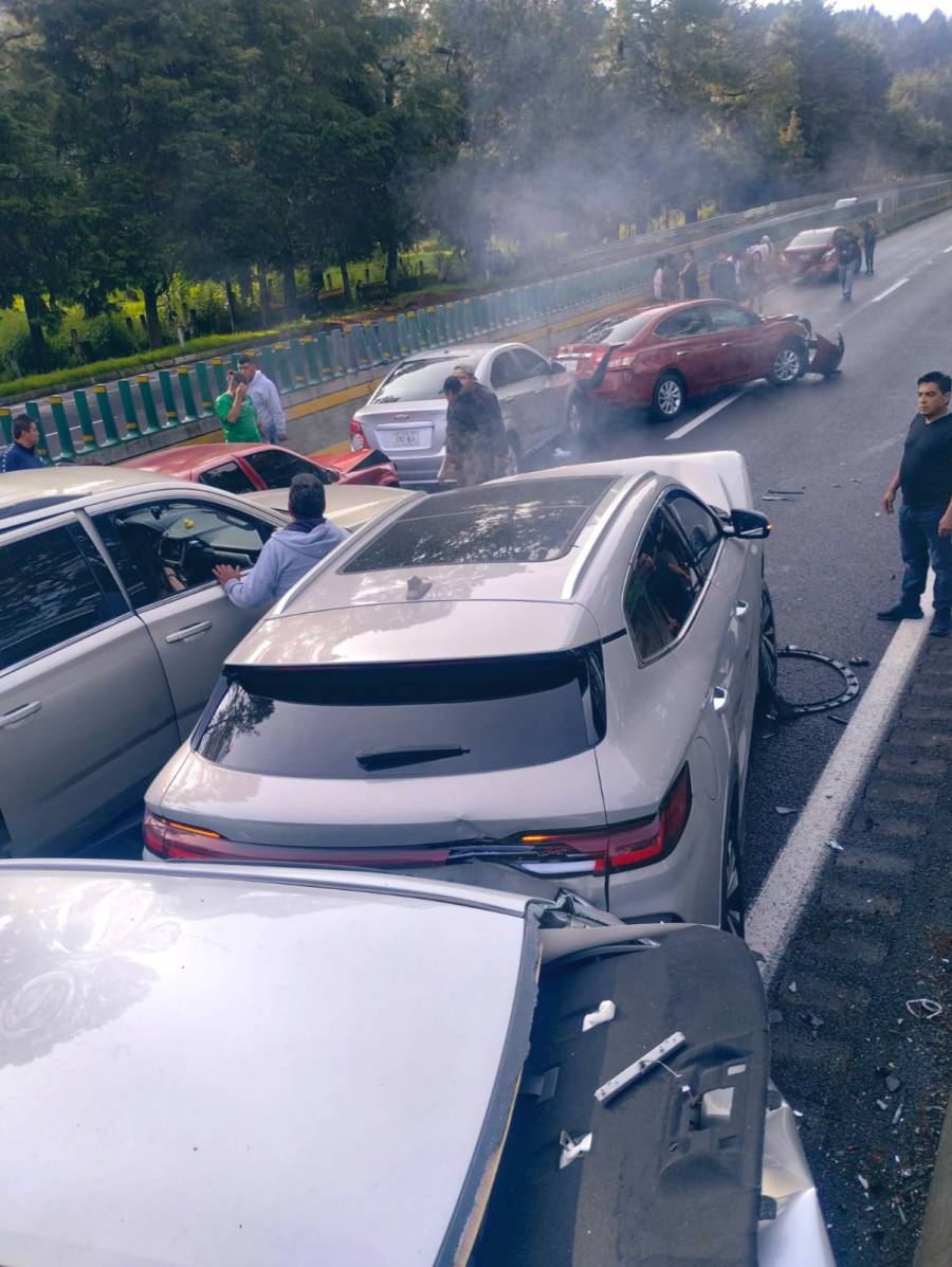 Accidente m&uacute;ltiple en la autopista M&eacute;xico–Cuernavaca provoca cierre parcial de la circulaci&oacute;n