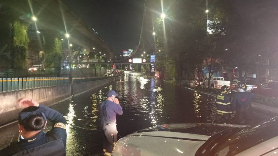 Lluvias intensas provocan caos vial e inundaciones en la CDMX