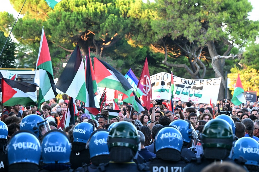 Miles de personas manifiestan por Gaza al margen de la Mostra de Venecia