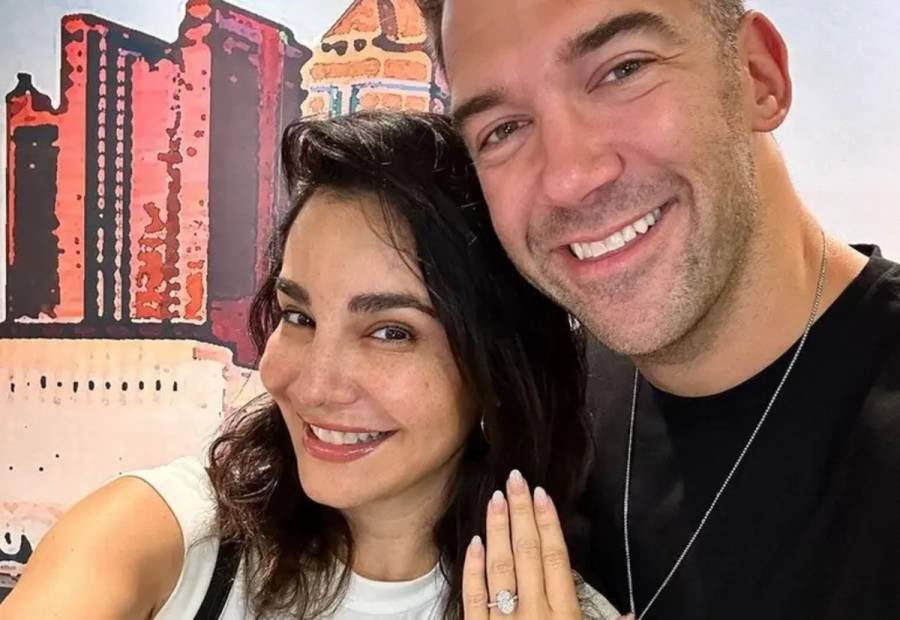 Martha Higareda revela ultrasonido de sus gemelos y comparte la emoción con sus fans
