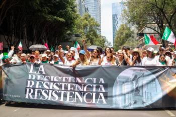 Miles participan en la Marcha de la Resistencia en CDMX para exigir democracia y seguridad