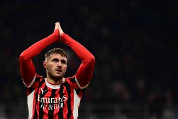 Santiago Gim&eacute;nez, cerca de dejar al AC Milan; su futuro apunta a la Roma