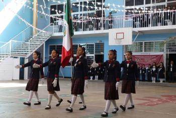 Alumnos de primaria en CDMX regresan a clases con entusiasmo y emoci&oacute;n