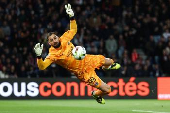 El Villarreal ficha al delantero del Lyon Mikautadze antes del cierre del mercado de fichajes