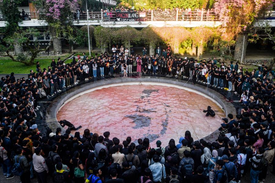 Grupo de derechos humanos dice que 20 personas están desaparecidas tras las protestas mortales en Indonesia