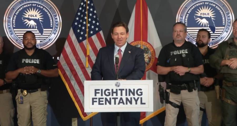 Ron DeSantis anuncia nuevo centro migratorio 