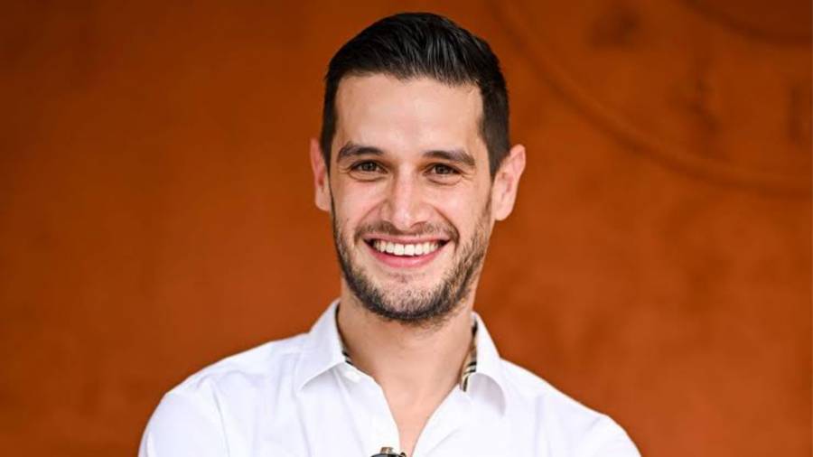 Adrián Marcelo sorprende al financiar la boda de una pareja con 50 mil pesos
