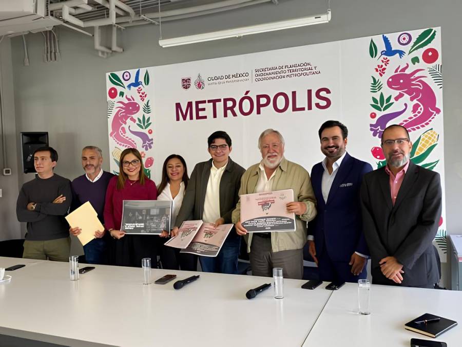 Alejandro Encinas recibe resultados de foros ciudadanos sobre gentrificación en CDMX
