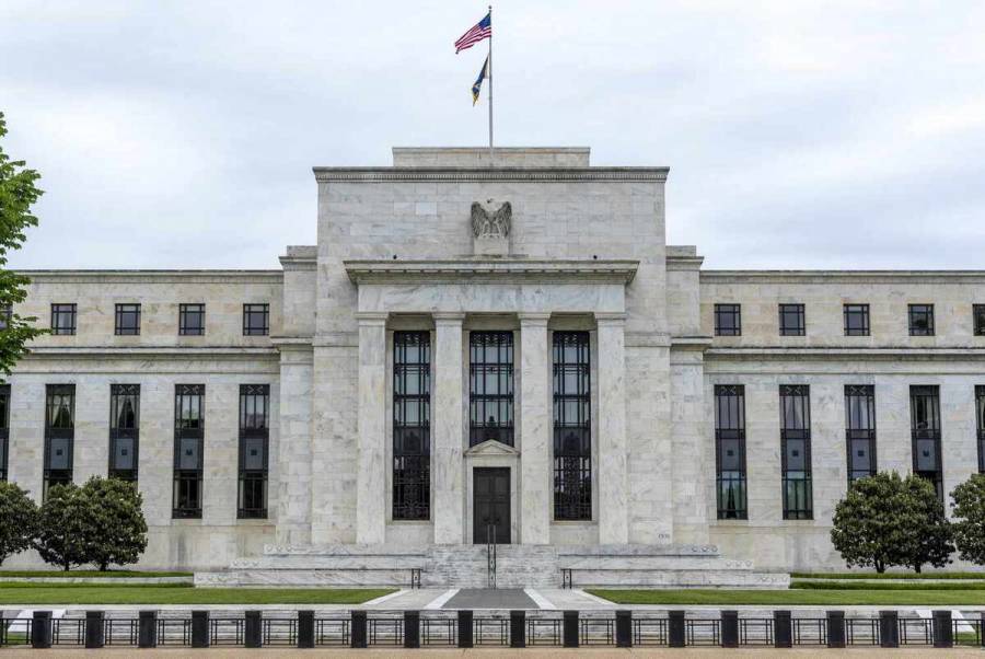 Economistas urgen a Trump respetar independencia de la FED