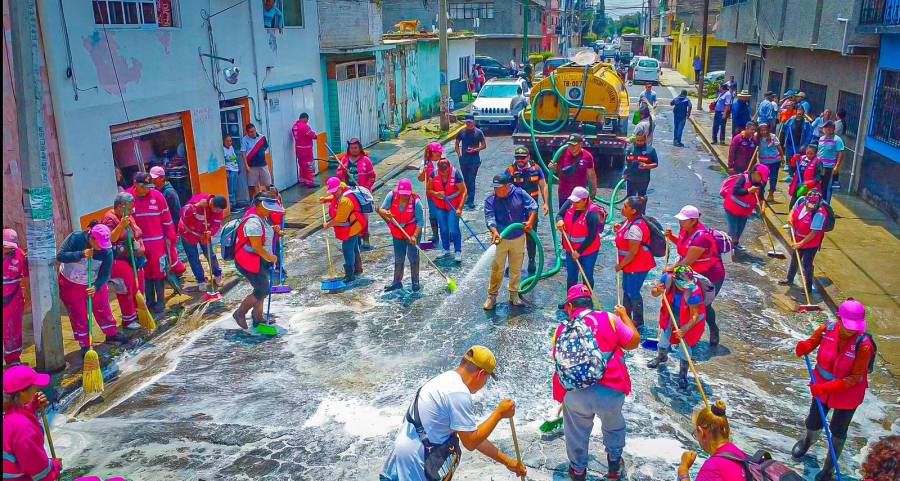 Alcaldía Gustavo A. Madero emprende operativo de limpieza tras lluvias e inundaciones