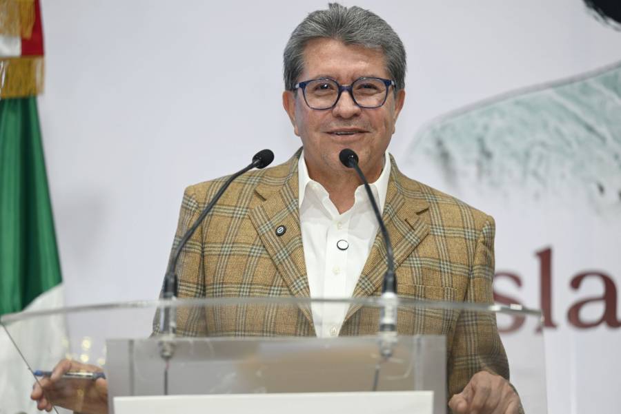 Reducción de jornada laboral a 40 horas no está en agenda: Monreal