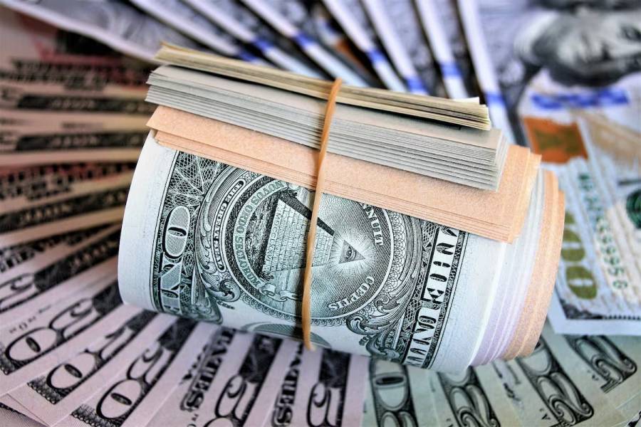 El peso avanza frente al d&oacute;lar por expectativas de recortes en la Fed