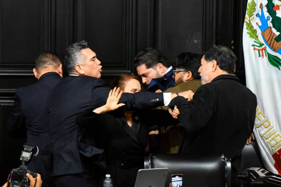 FGR realizará reconstrucción del enfrentamiento entre Noroña y “Alito” Moreno en el Senado