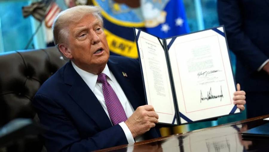Trump amenaza con enviar tropas a Chicago tras renombrar el Pentágono como “Departamento de Guerra”