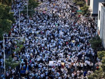 Marcha por la paz en Culiac&aacute;n re&uacute;ne a m&aacute;s de 10 mil personas contra la violencia en Sinaloa