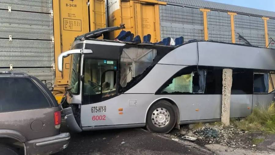 Accidente en carretera Maravatio-Atlacomulco deja 10 muertos y 40 heridos