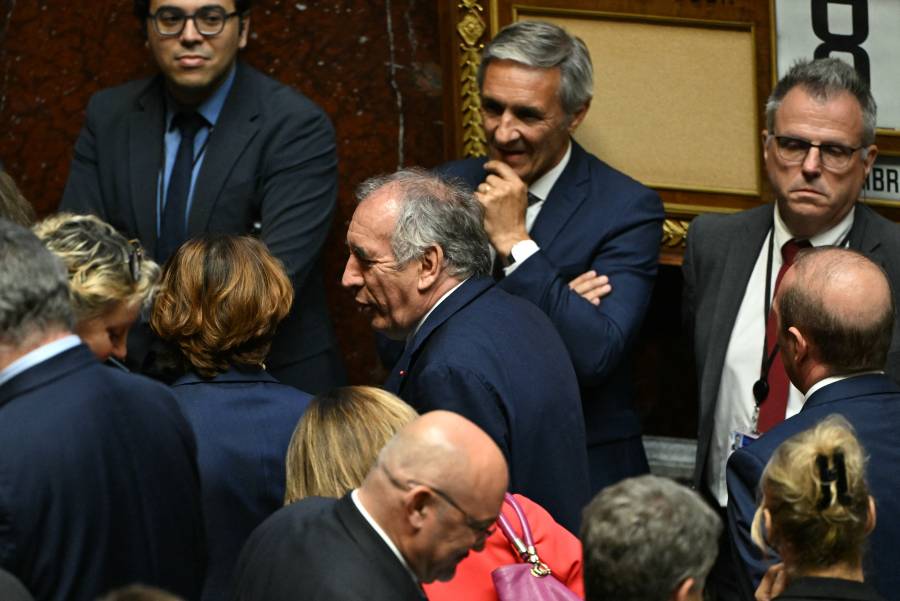 La Asamblea Nacional invierte el gobierno de Francois Bayrou gracias a un voto de confianza
