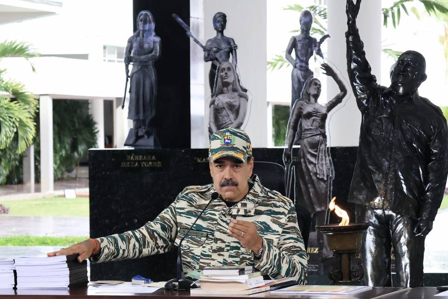 Maduro ratifica movilización de 25.000 militares en fronteras de Venezuela