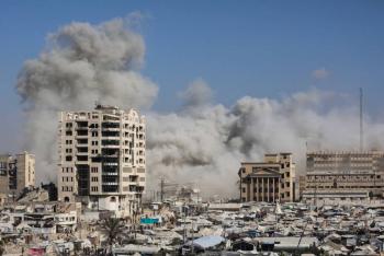 Israel bombardea otro edificio residencial y ampl&iacute;a sus ofensiva en Ciudad de Gaza