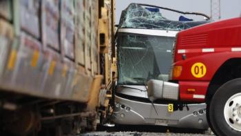 Accidente en Atlacomulco: ocho muertos y 45 heridos tras choque entre autob&uacute;s y tren de CPKC de M&eacute;xico