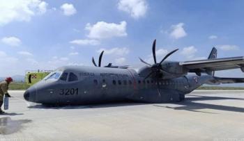 Avi&oacute;n militar realiza aterrizaje de emergencia en el AIFA; no se reportan heridos