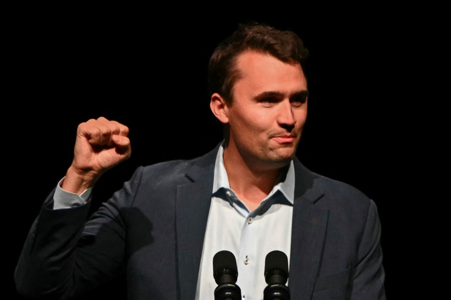 Activista de derecha Charlie Kirk muere tras ser herido de bala en EEUU