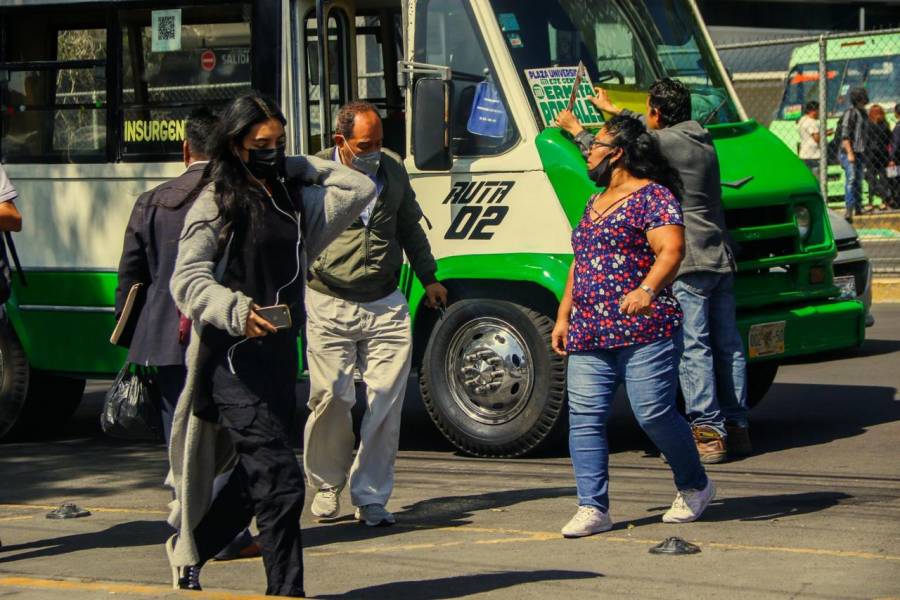 Choferes de transporte en CDMX advierten bloqueos si no suben la tarifa