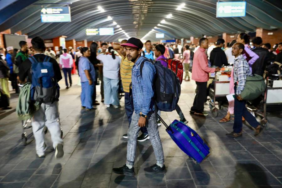 El ej&eacute;rcito nepal&iacute; controla Katmand&uacute; y entabla di&aacute;logo sobre el futuro del pa&iacute;s