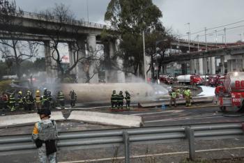 Fiscal&iacute;a de la CDMX investiga explosi&oacute;n en el Puente de la Concordia