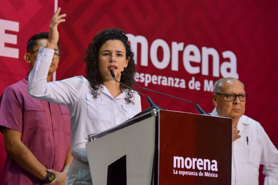 Luisa Alcalde acusa a Alejandro Moreno de enriquecerse con recursos públicos en Campeche