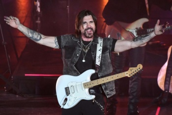 Juanes enfrenta la p&eacute;rdida de su madre a los 95 a&ntilde;os