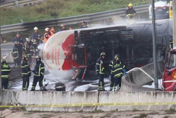 Reportan situaci&oacute;n grave para 25 de los 62 pacientes hospitalizados tras explosi&oacute;n de pipa en Iztapalapa