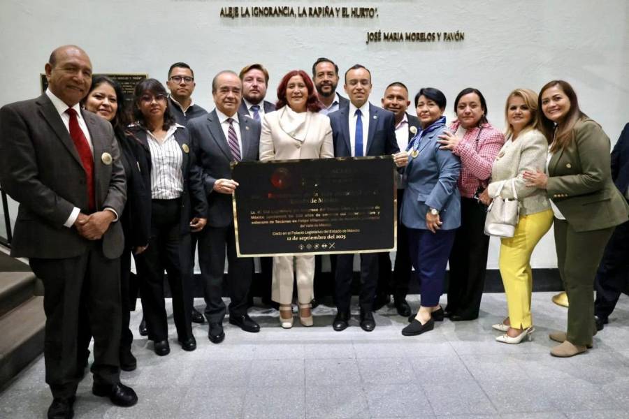 Entrega Congreso del Edomex a Tecámac Placa Conmemorativa por los 200 años de la Creación del Municipio