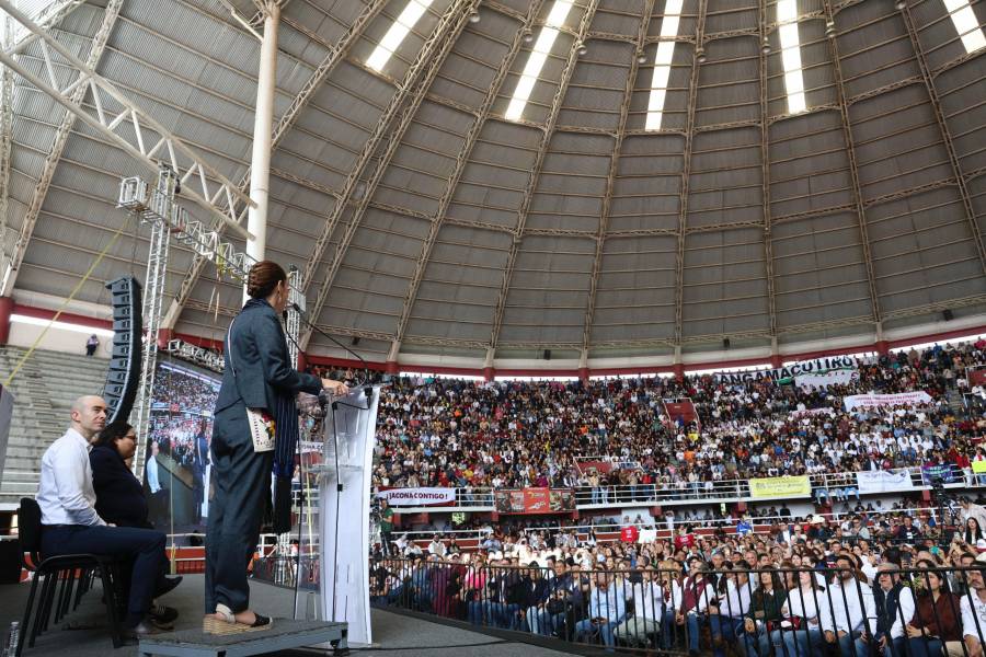 Apoyos federales y reconocimiento a comunidades indígenas marcan informe de Sheinbaum en Michoacán