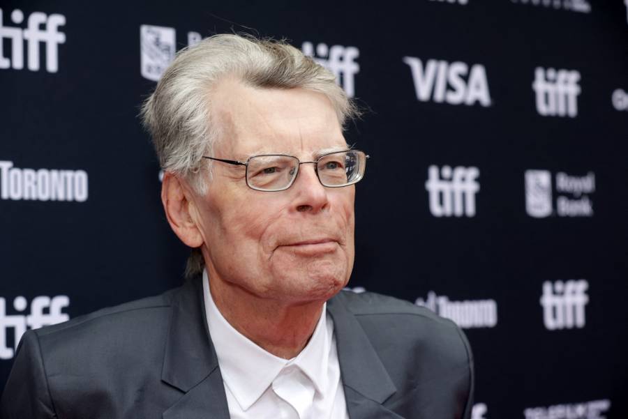 Stephen King se disculpa tras acusar falsamente a Charlie Kirk