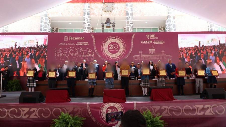 Reconocen a 89 Estudiantes con la Presea al Mérito de Excelencia Académica, por Mejores Promedios Escolares