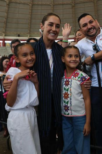 Claudia Sheinbaum destaca reducci&oacute;n hist&oacute;rica de pobreza en M&eacute;xico