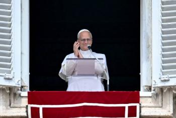 El papa Le&oacute;n XIV celebra su 70º cumplea&ntilde;os con miles de fieles en el Vaticano
