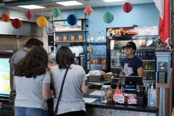 Redadas migratorias espantan a trabajadores y clientes de restaurantes en Texas