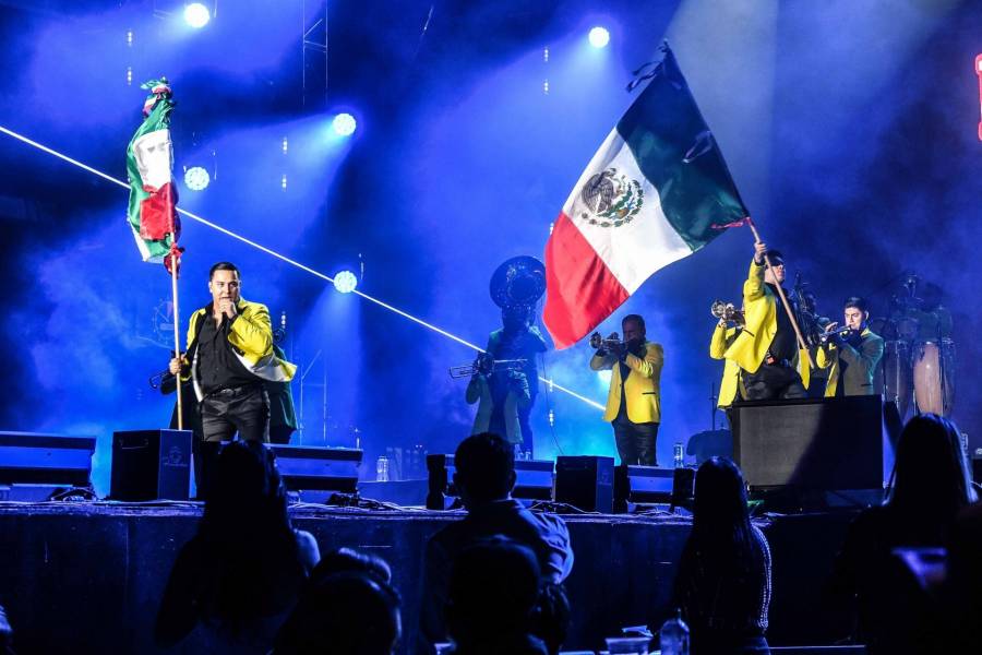 Transmisi&oacute;n en vivo del concierto de La Arrolladora en el Z&oacute;calo