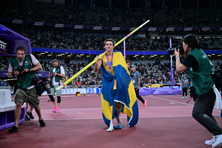 Duplantis logra su tercer oro mundial seguido y eleva su r&eacute;cord a 6,30 m