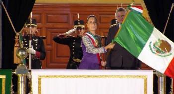 Claudia Sheinbaum da su primer Grito de Independencia como presidenta, resaltando la figura de las hero&iacute;nas patrias
