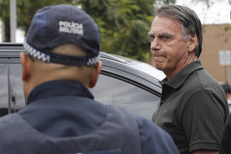 Bolsonaro, ingresado al hospital tras 